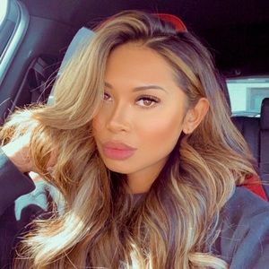 Meet your Posher, Justine